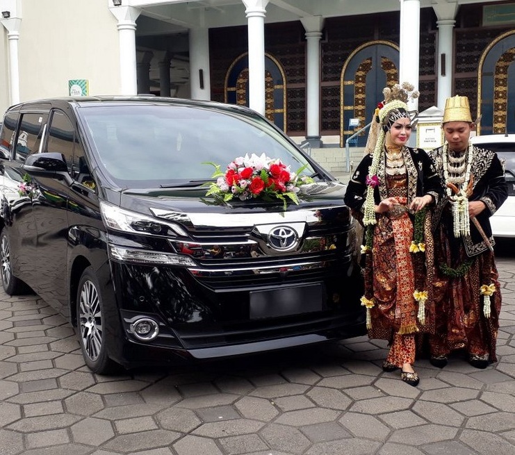 Sewa Mobil Pengantin Surabaya, Rental Mobil Pengantin Surabaya, Wedding Cars Surabaya, Sewa Mobil Wedding Surabaya, Rental Mobil Wedding Surabaya, Sewa Mobil Manten Surabaya