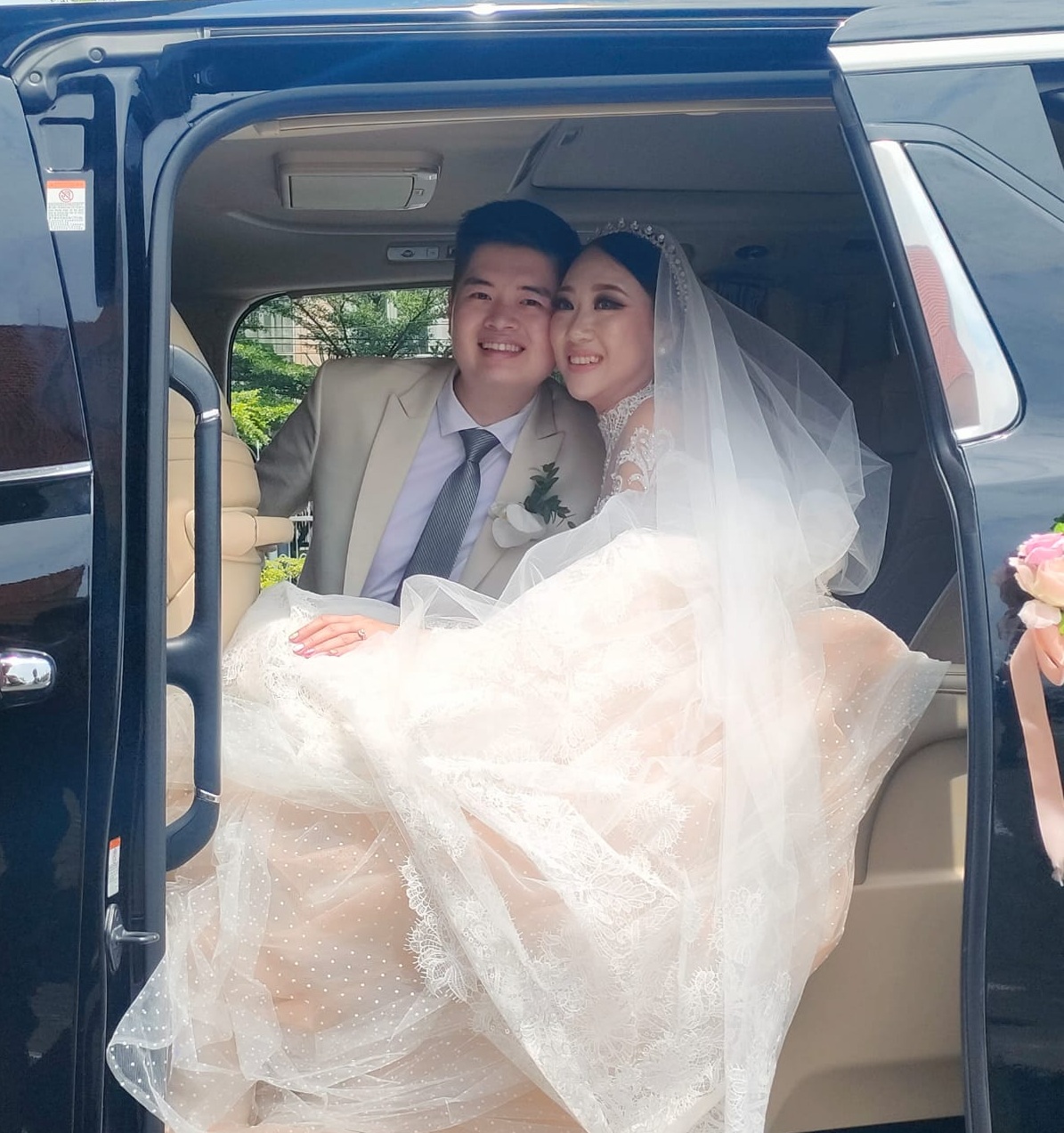 Sewa Mobil Pengantin Surabaya, Rental Mobil Pengantin Surabaya, Wedding Cars Surabaya, Sewa Mobil Wedding Surabaya, Rental Mobil Wedding Surabaya, Sewa Mobil Manten Surabaya